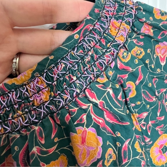 Roller Rabbit Vibrant Floral Long-Sleeve Blouse with Rounded Neckline Size 12 - Picture 4 of 6